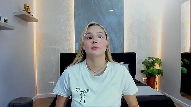 Emmaa white  online show from 25, 5, 2026