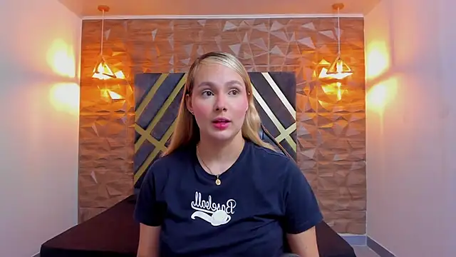 Emmaa white  online show from 4, 5, 2026