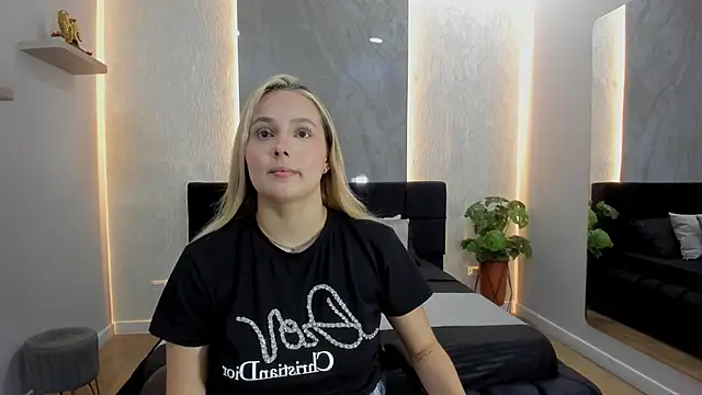 Emmaa white  online show from 22, 5, 2026