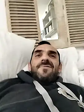 hotmen83 online show from 4, 10, 2025