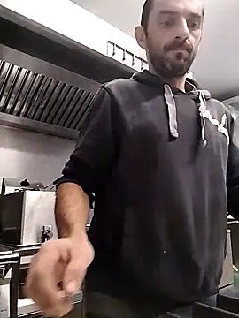 hotmen83 online show from 3, 10, 2025