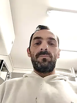 hotmen83 online show from 10, 10, 2025