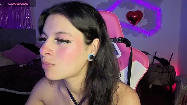 larah uwu online show from 20, 2, 2026