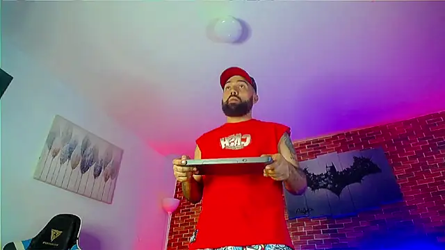 Michael twink  online show from 2, 11, 2025