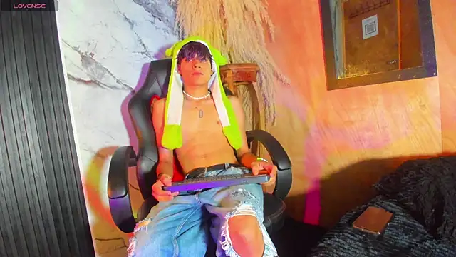 spicy adonhis online show from 25, 9, 2025