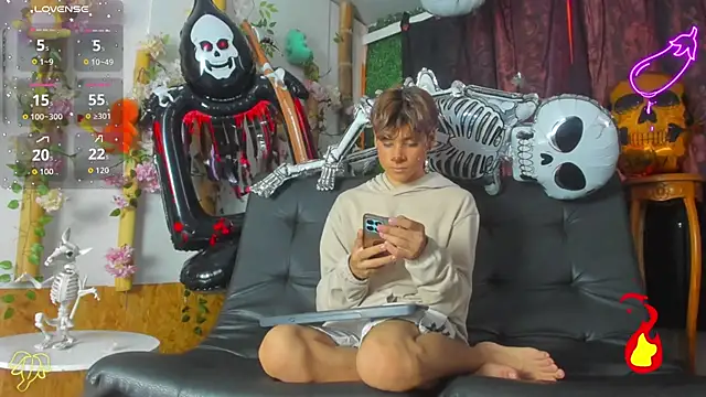 spicy adonhis online show from 24, 10, 2025