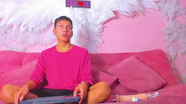 spicy adonhis online show from 3, 12, 2025