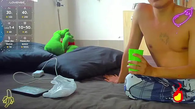 spicy adonhis online show from 25, 10, 2025