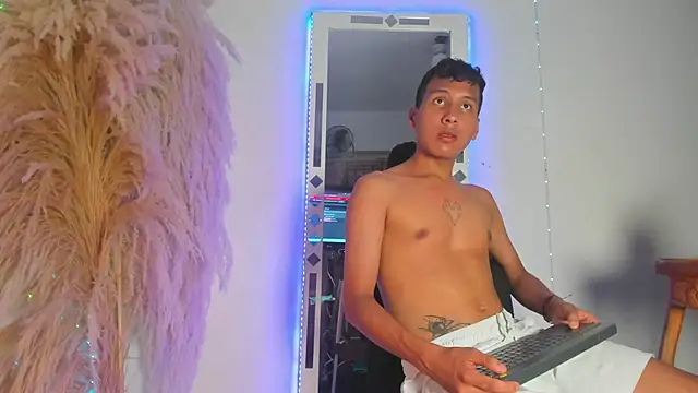 spicy adonhis online show from 27, 2, 2026