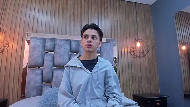 owen  johnson online show from 15, 12, 2025