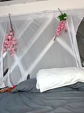 Snapshot of mia_everly chatting on 4, 11, 2025 mia everly online show from 4, 11, 2025