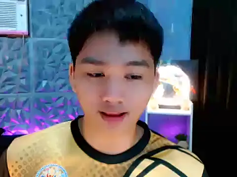 Snapshot of Mister_officer69 chatting on 21, 12, 2025 Mister officer69 online show from 21, 12, 2025