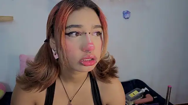 zoelight18 online show from 2, 11, 2025