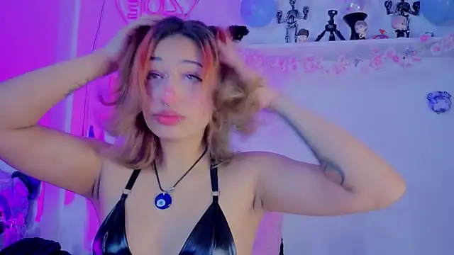 zoelight18 online show from 5, 12, 2025