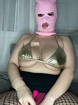 Snapshot of emiliafrancaise chatting on 2, 3, 2026 emiliafrancaise online show from 2, 3, 2026