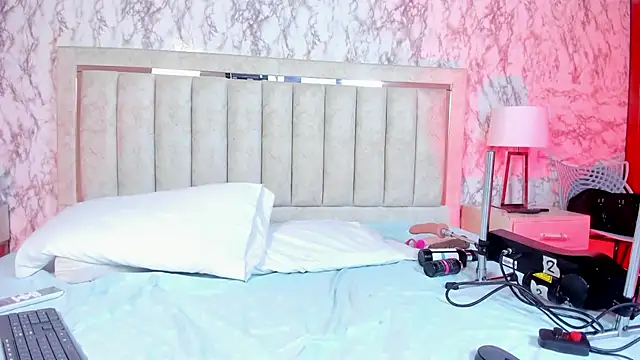 AlaiaMoretti online show from 25, 11, 2025