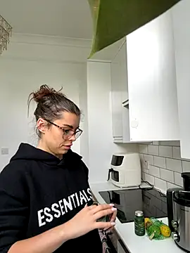 AlitaNova online show from 25, 10, 2025