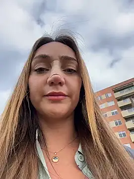 Ninabigtitied online show from 19, 4, 2026