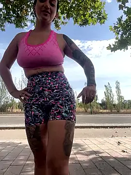 Ninabigtitied online show from 3, 10, 2025