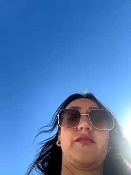 Ninabigtitied online show from 1, 10, 2025