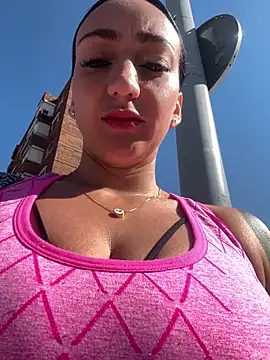 Ninabigtitied online show from 29, 9, 2025