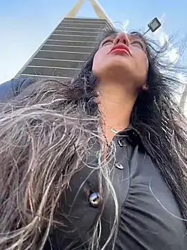 Ninabigtitied online show from 29, 11, 2025