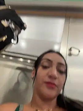 Ninabigtitied online show from 6, 11, 2025