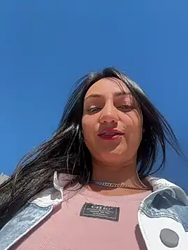 Ninabigtitied online show from 6, 10, 2025