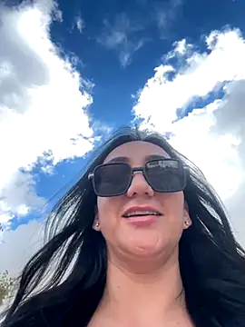 Ninabigtitied online show from 21, 9, 2025