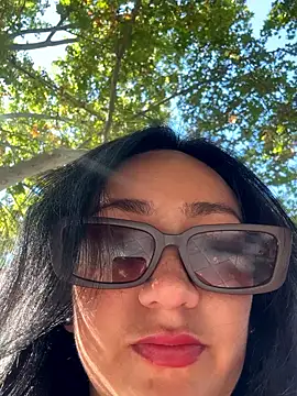 Ninabigtitied online show from 18, 9, 2025