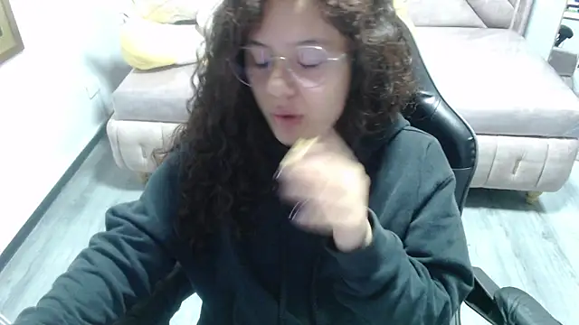 Velvet Moon V online show from 4, 11, 2025