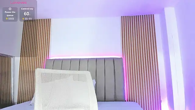 naishaa  online show from 13, 9, 2025