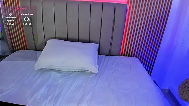 naishaa  online show from 8, 10, 2025