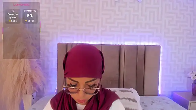 Snapshot of naishaa_ chatting on 9, 7, 2026 naishaa online show from 9, 7, 2026