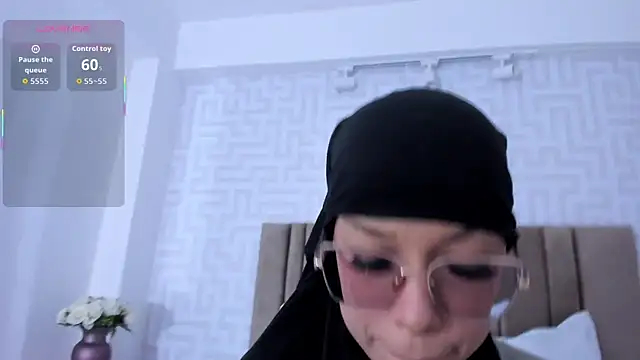 naishaa  online show from 19, 12, 2025