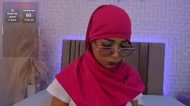 Snapshot of naishaa_ chatting on 8, 7, 2026 naishaa online show from 8, 7, 2026
