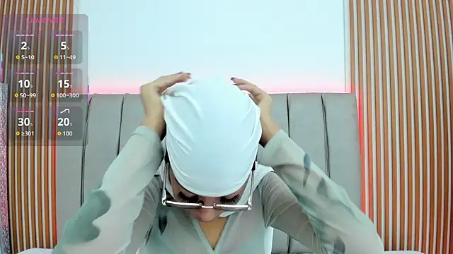 naishaa  online show from 5, 12, 2025