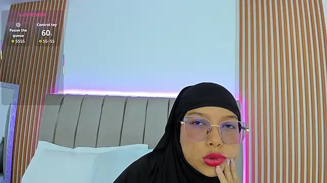 naishaa  online show from 31, 10, 2025