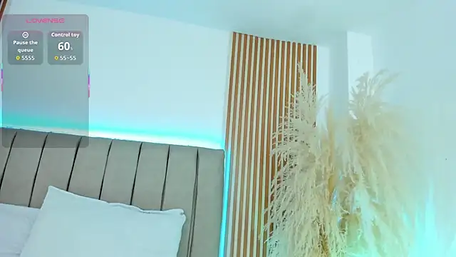 naishaa  online show from 15, 11, 2025