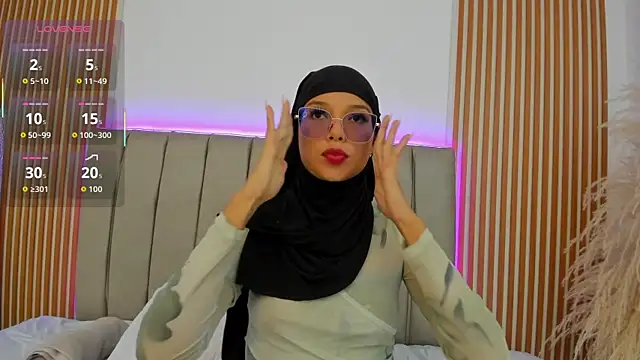 naishaa  online show from 17, 11, 2025