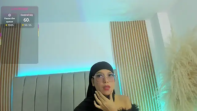 naishaa  online show from 1, 12, 2025