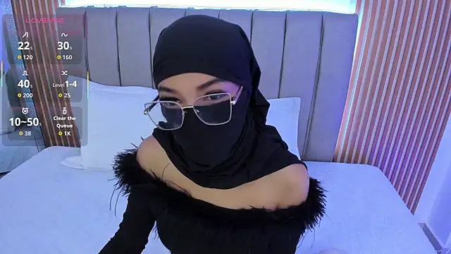 naishaa  online show from 25, 10, 2025