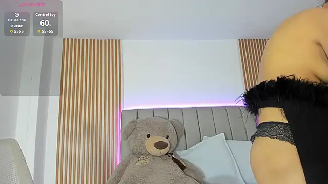 naishaa  online show from 9, 9, 2025