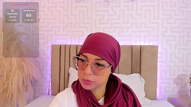 Snapshot of naishaa_ chatting on 6, 6, 2026 naishaa online show from 6, 6, 2026