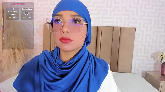 Snapshot of naishaa_ chatting on 17, 6, 2026 naishaa online show from 17, 6, 2026