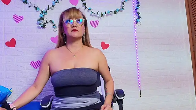 naomi diamond  online show from 10, 10, 2025