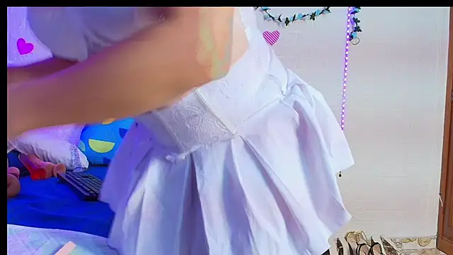 naomi diamond  online show from 28, 10, 2025