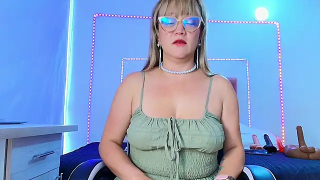 naomi diamond  online show from 21, 5, 2026