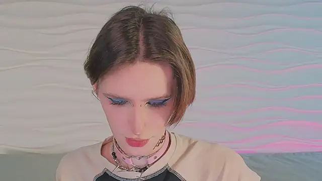 madi snow online show from 15, 11, 2025