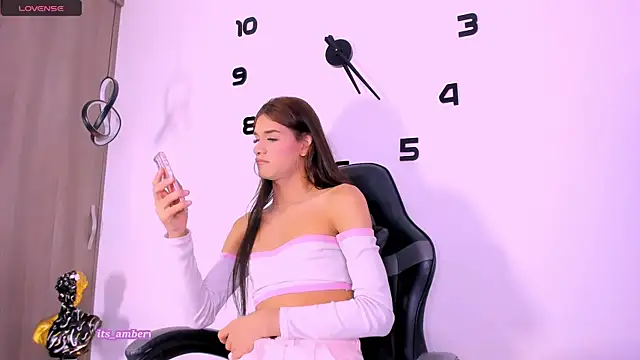  Mia Pink  online show from 6, 10, 2025